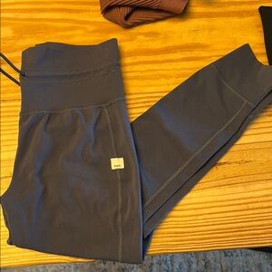 Vuori Blue Leggings Stretchy Performance Wear